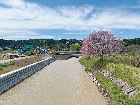 敷地川の護岸工事